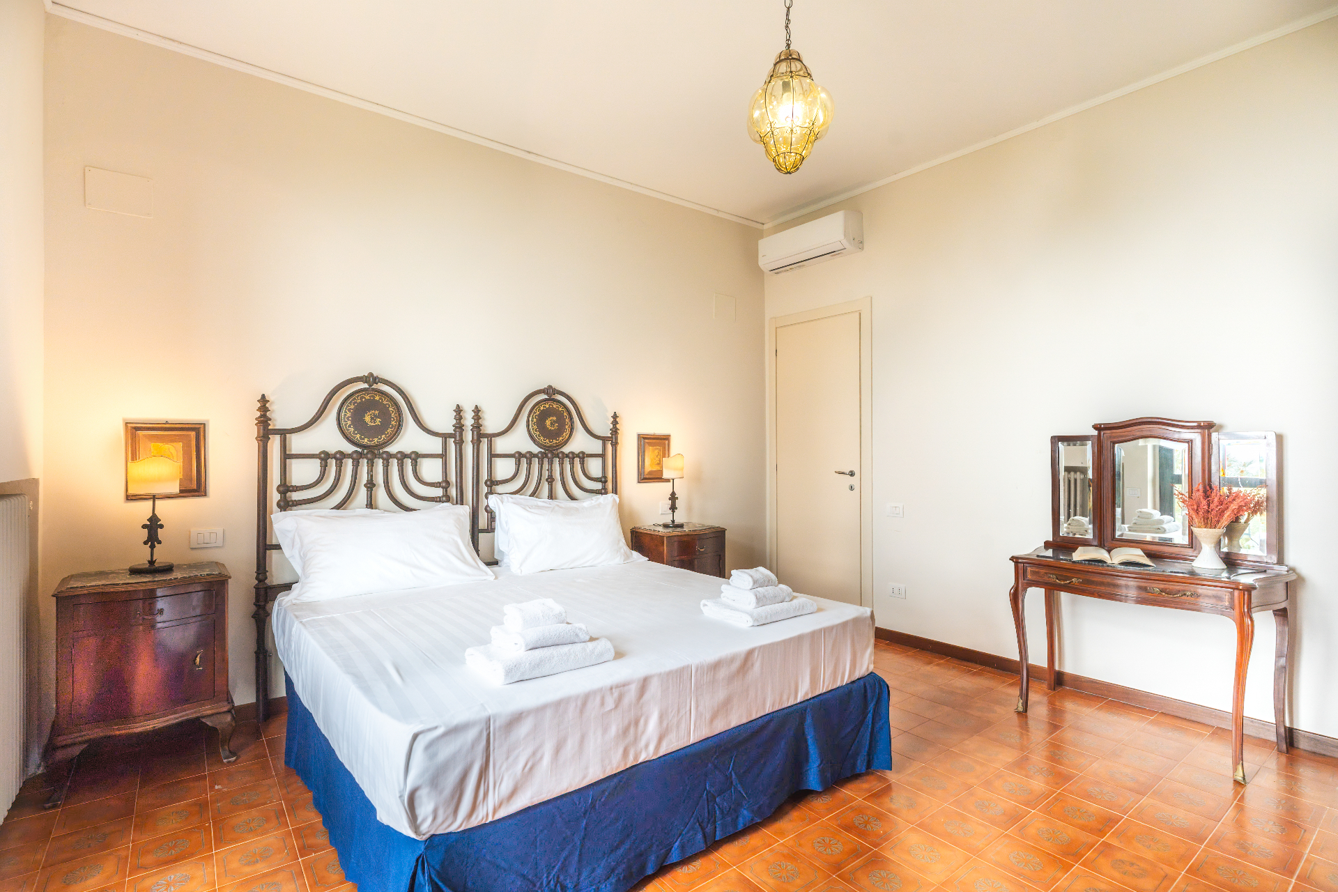 villa_-2.jpg