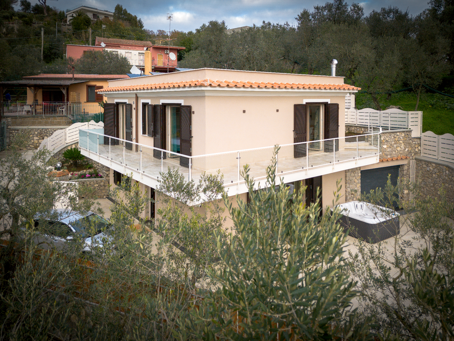 Villa-Hemera_foto-Francesco-Squeglia_DJI_0051_1.jpg